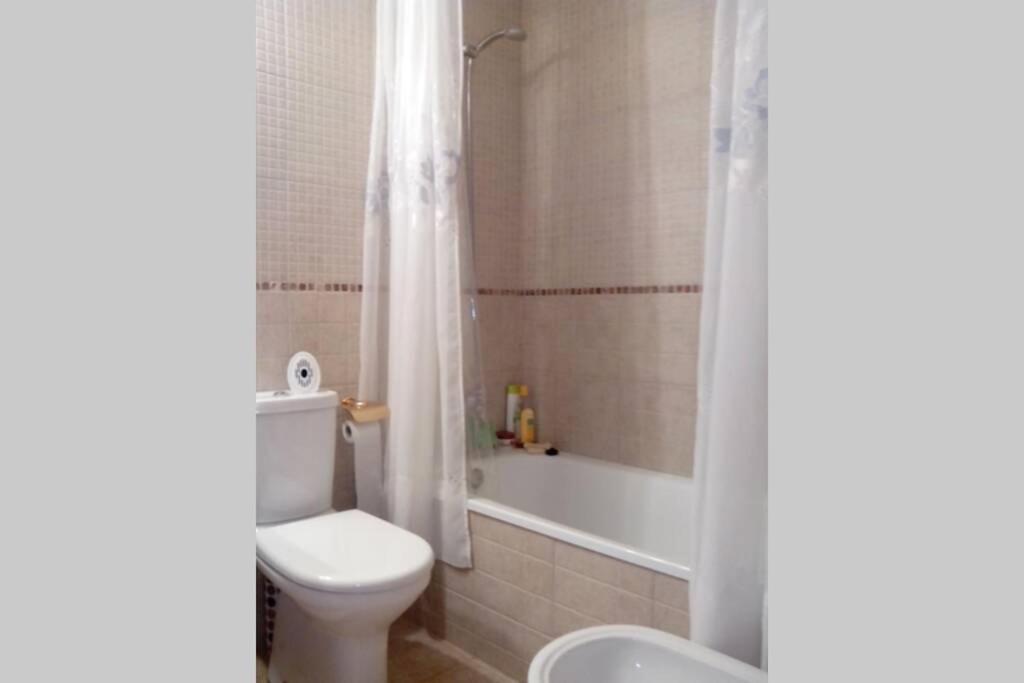Bonito Apartamento De 3 Hab. Con Jardin Roses Exterior photo
